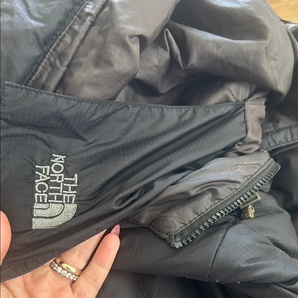 The North Face Men's Charcoal Puffer Jacket
